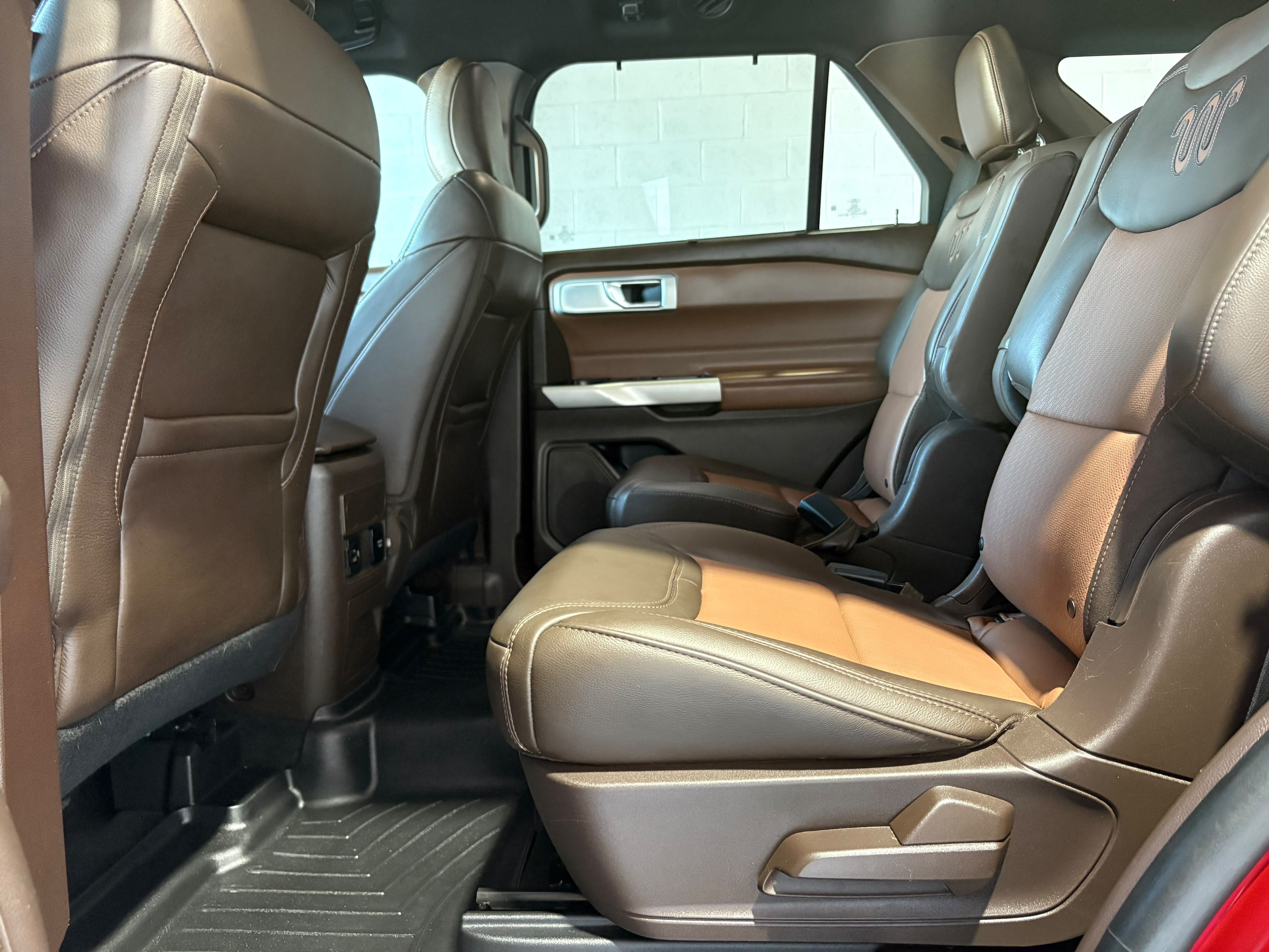 Used 2022 Ford Explorer King Ranch w/ Premium Technology Package AWD/4WD image 12