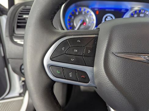 Used 2023 Chrysler 300 Touring image 22