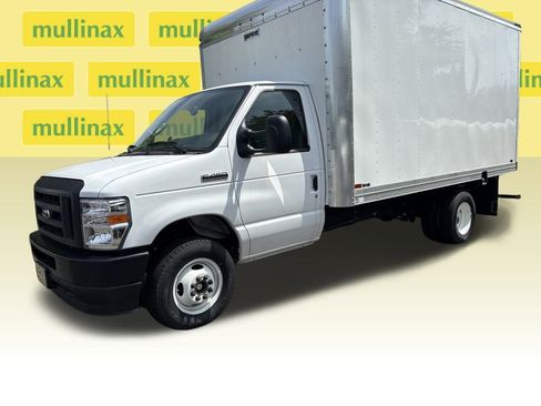 New 2025 Ford E-450 and Econoline 450 Super Duty w/ Power Equipment Group image 9