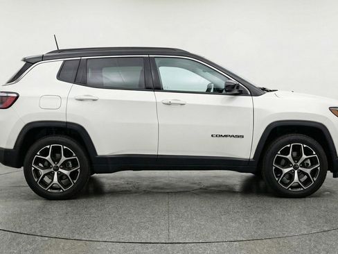 Used 2025 Jeep Compass Limited AWD/4WD image 11