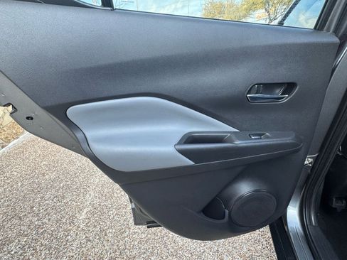 Used 2021 Nissan Kicks SR w/ SR Premium Package image 27