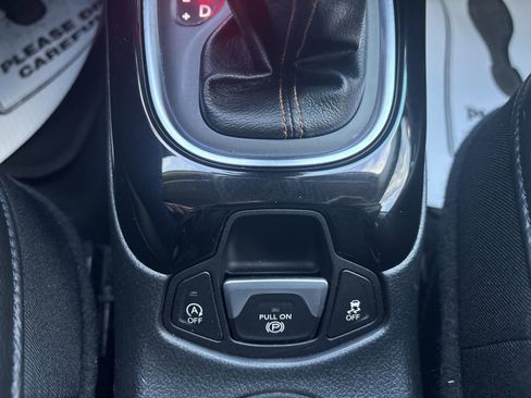 Used 2018 Jeep Compass Limited w/ Navigation Group image 29