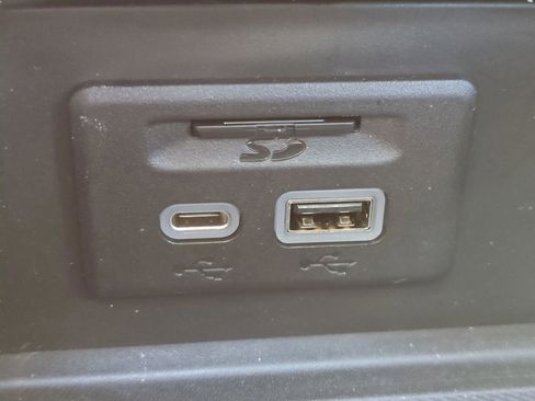 Used 2021 Buick Envision Avenir w/ Technology Package II image 18