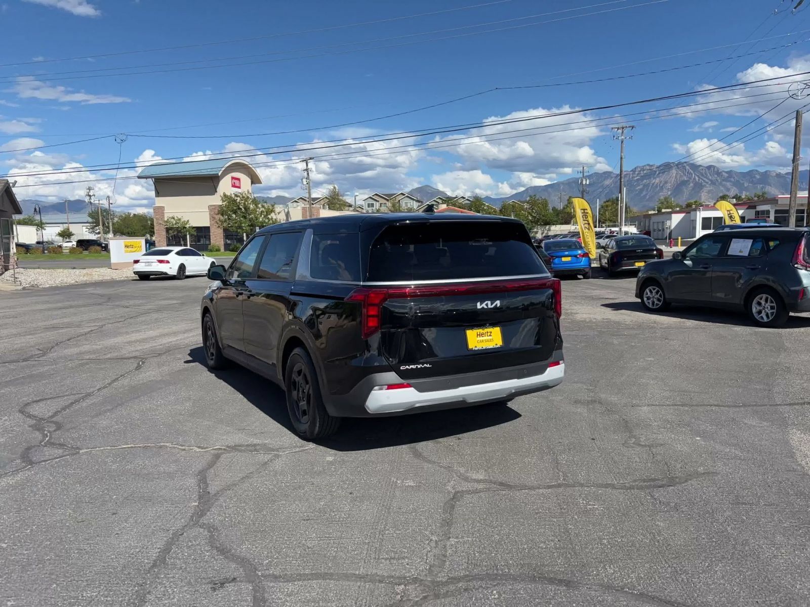 Used 2026 Kia Carnival FWD image 10