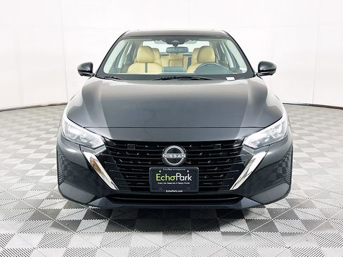 Used 2024 Nissan Sentra SV w/ SV Premium Package FWD image 2