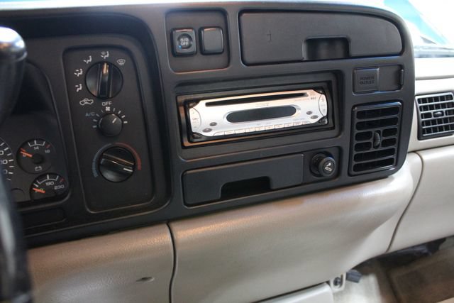 Used 1996 Dodge Ram 2500 Truck 4x4 Club Cab image 18