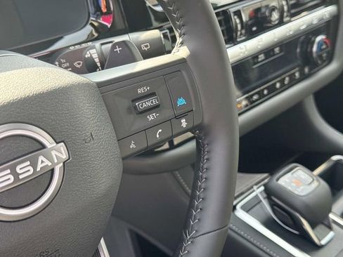 New 2026 Nissan Pathfinder SV image 28