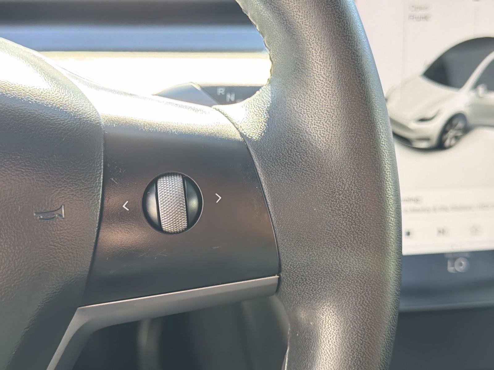 Used 2021 Tesla Model Y Long Range AWD/4WD image 18