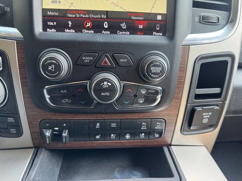 Used 2018 RAM 1500 Laramie AWD/4WD image 28