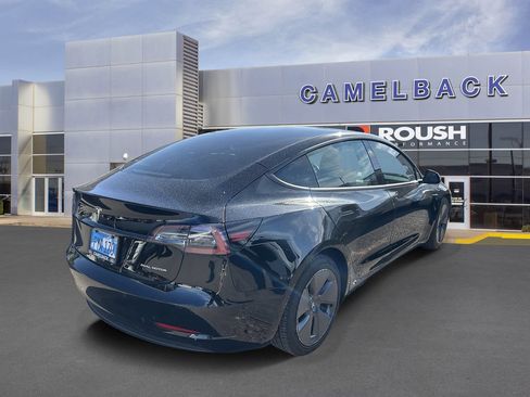 Used 2022 Tesla Model 3 Long Range AWD/4WD image 5