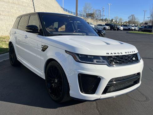 Used 2022 Land Rover Range Rover Sport SVR image 9