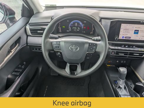Used 2025 Toyota Camry LE FWD image 33