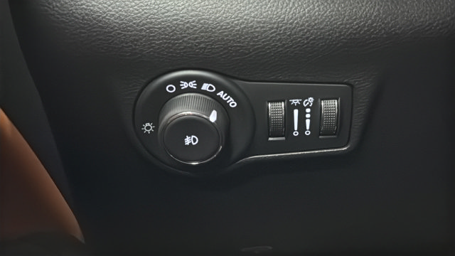 Used 2025 Jeep Compass Limited AWD/4WD image 27