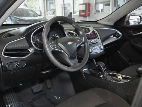 Used 2023 Chevrolet Malibu LT FWD image 18