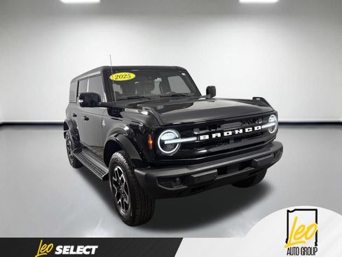 Used 2025 Ford Bronco Outer Banks AWD/4WD image 7