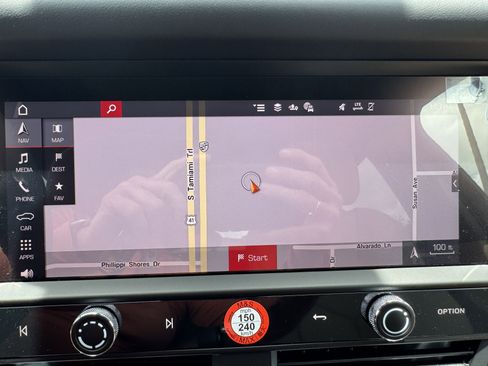 New 2025 Porsche Macan image 30