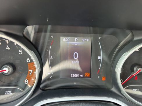 Used 2017 Jeep Compass Sport w/ Tech Group FWD image 11