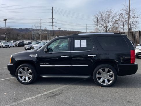 Used 2009 Cadillac Escalade AWD image 4