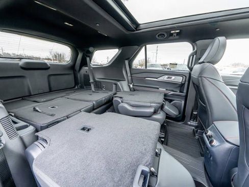 New 2026 Ford Explorer ST-Line image 12