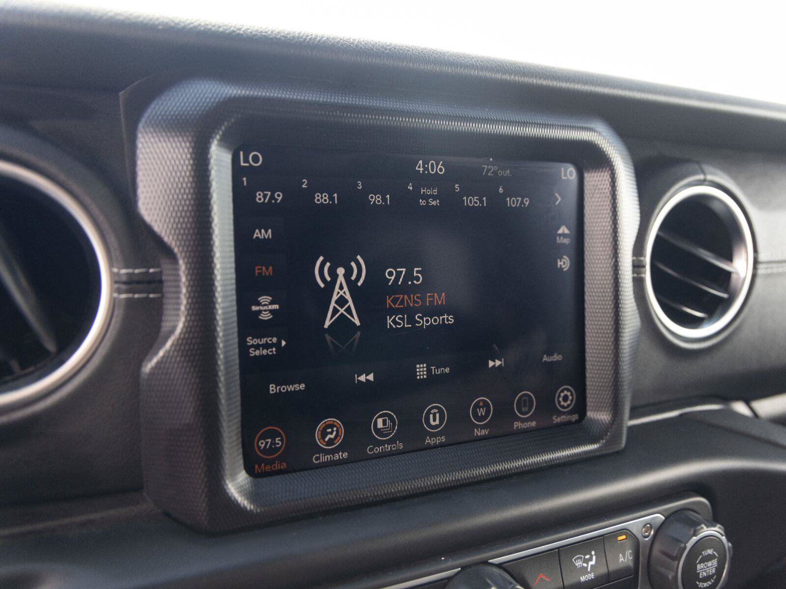 Used 2023 Jeep Wrangler Unlimited Sahara AWD/4WD image 28