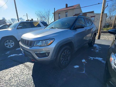 Used 2019 Jeep Compass Trailhawk image 5