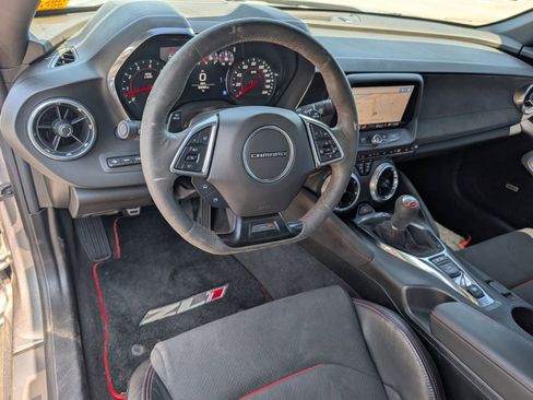 Used 2021 Chevrolet Camaro ZL1 RWD image 8