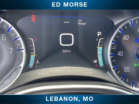 Used 2023 Chrysler Pacifica Touring-L FWD image 12