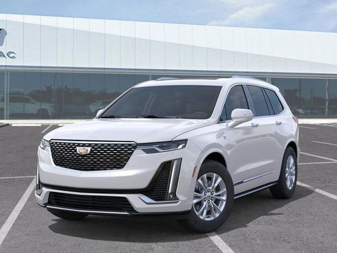 New 2025 Cadillac XT6 Luxury image 7