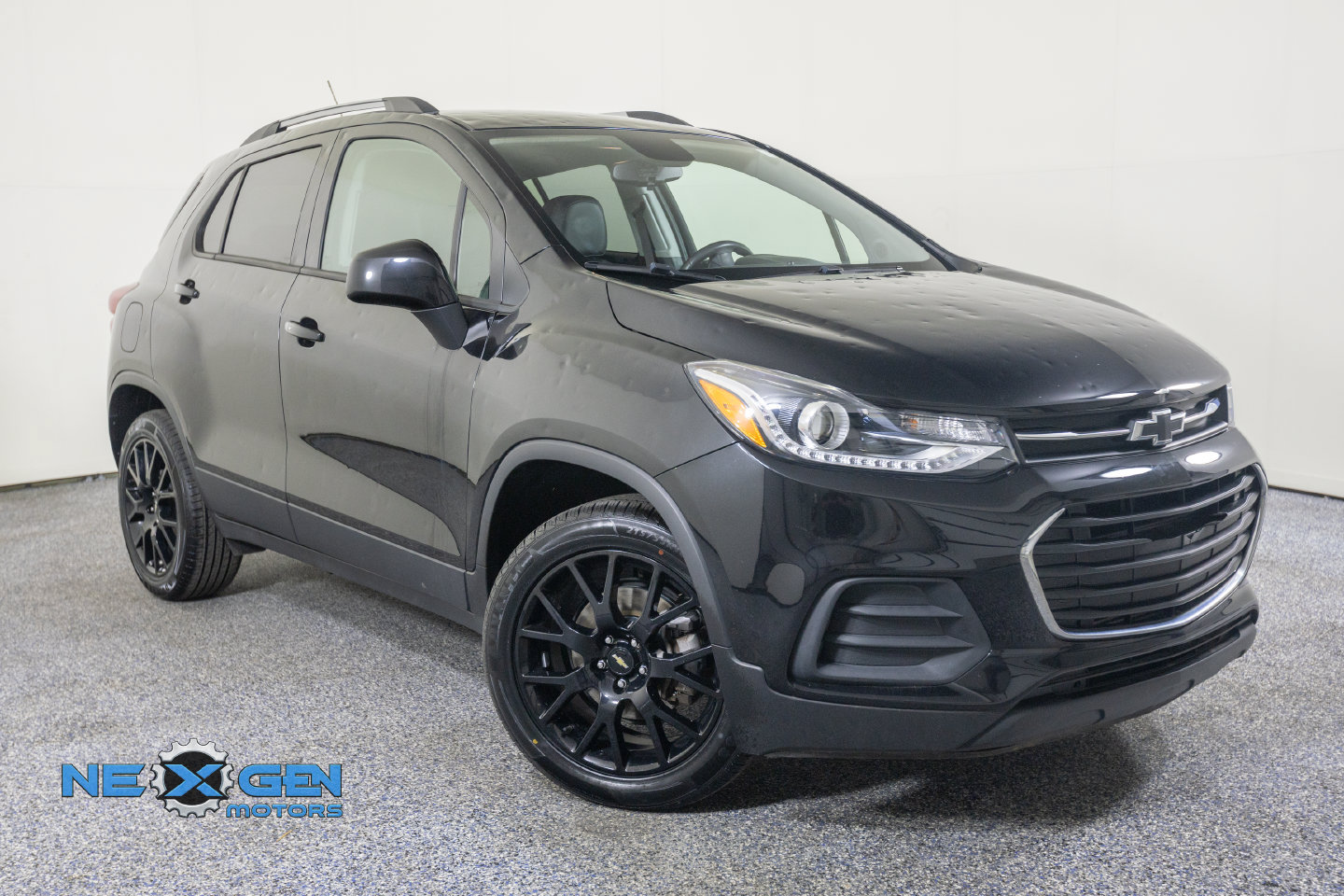Used 2022 Chevrolet Trax LT w/ Midnight Edition AWD/4WD image 1
