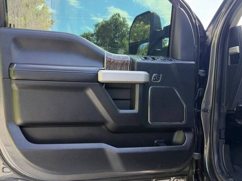 Used 2017 Ford F250 Lariat w/ Lariat Value Package AWD/4WD image 28