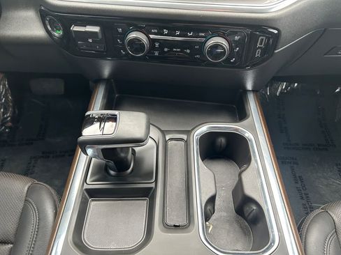 Used 2025 Chevrolet Silverado 1500 High Country image 13