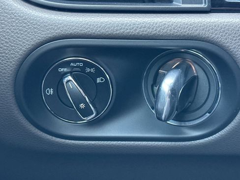 Certified 2024 Porsche Macan image 23