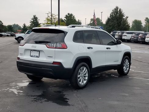 Used 2020 Jeep Cherokee Latitude w/ Cold Weather Group AWD/4WD image 3