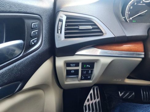 Used 2017 Acura MDX Sport Hybrid w/ Advance Pkg image 17