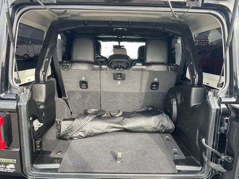 Used 2021 Jeep Wrangler Unlimited Rubicon image 10