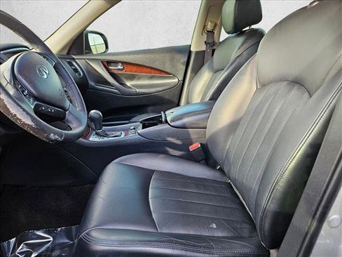 Used 2017 INFINITI QX50 2WD w/ Premium Plus Package image 8