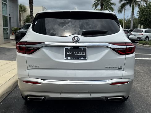 Used 2019 Buick Enclave Avenir w/ Avenir Technology Package AWD/4WD image 5