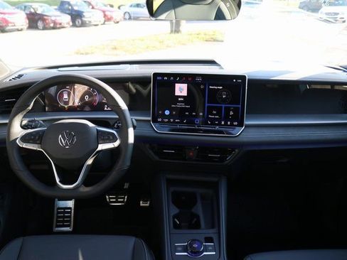 New 2026 Volkswagen Tiguan SE R-Line image 10