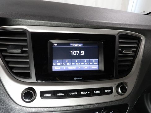 Used 2020 Hyundai Accent SE image 13