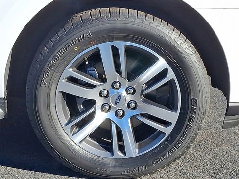 Certified 2023 Ford Expedition Limited image 9