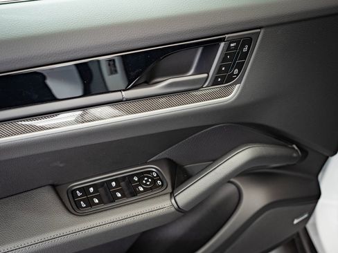 New 2026 Porsche Cayenne image 23