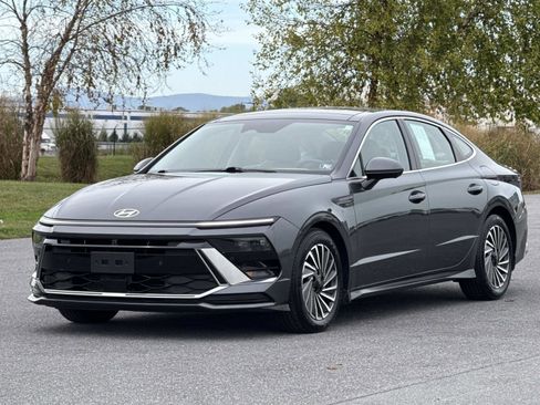 Used 2025 Hyundai Sonata Limited image 27