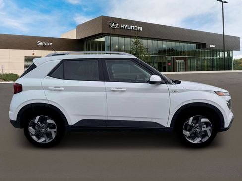 New 2026 Hyundai Venue SEL FWD image 10