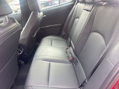 Used 2020 Lexus UX 200 w/ Premium Package image 32