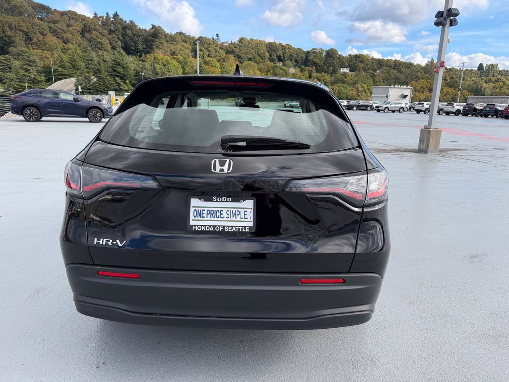 Used 2024 Honda HR-V LX image 8