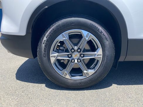 Used 2023 Chevrolet Blazer LT image 3