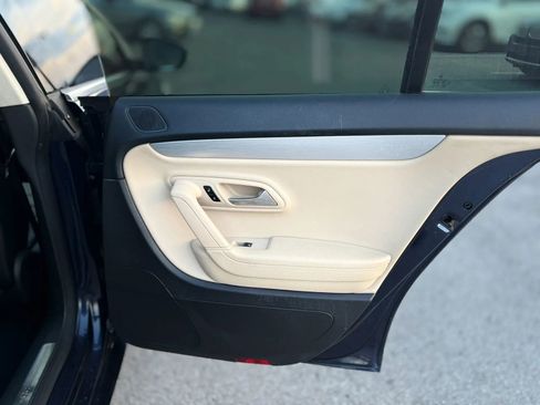 Used 2015 Volkswagen CC Sport image 17