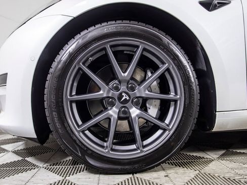 Used 2021 Tesla Model 3 Standard Range Plus image 35