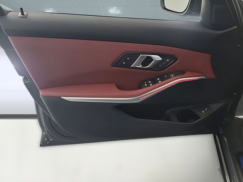 Used 2025 BMW 330i Sedan w/ Convenience Package image 5