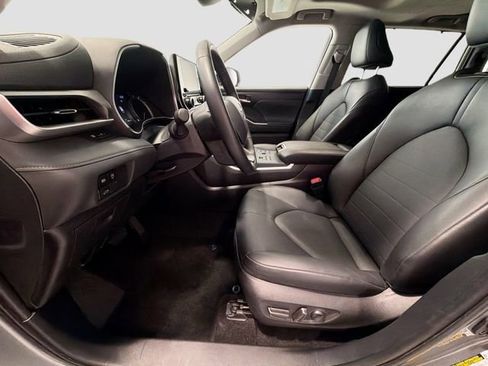 Certified 2026 Toyota Highlander XLE AWD/4WD image 19